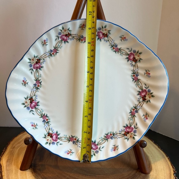 Dainty 1994 MINTON Bone China CAKE PLATE, Summer Bouquet, Trailing Roses - Picture 3 of 5